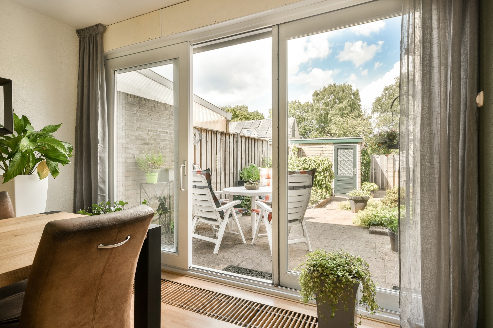 fixed glass window