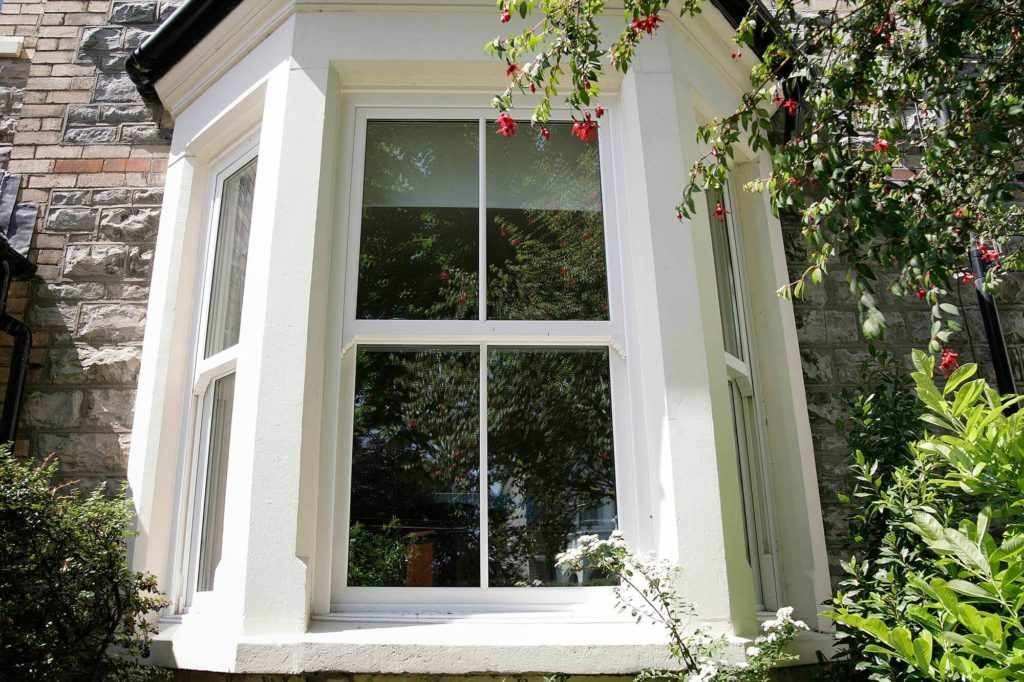 vertical sash window